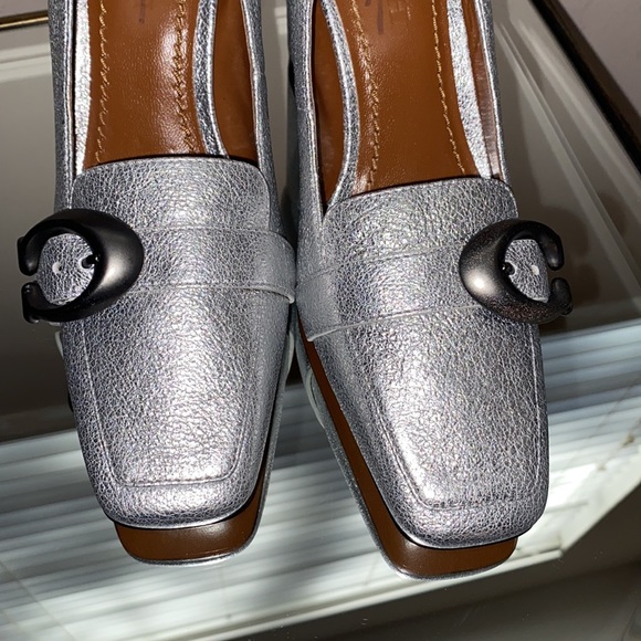 Coach metallic silver block heeled loafer. Size 6 - Picture 6 of 11
